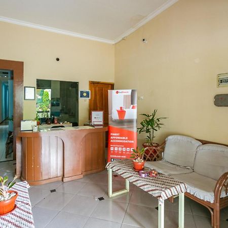 Reddoorz Syariah @ Sakinah Guesthouse Sragen Exterior foto