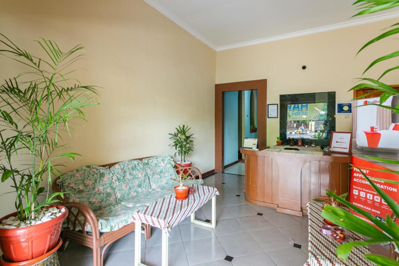Reddoorz Syariah @ Sakinah Guesthouse Sragen Exterior foto