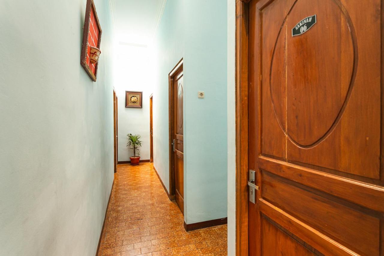 Reddoorz Syariah @ Sakinah Guesthouse Sragen Exterior foto